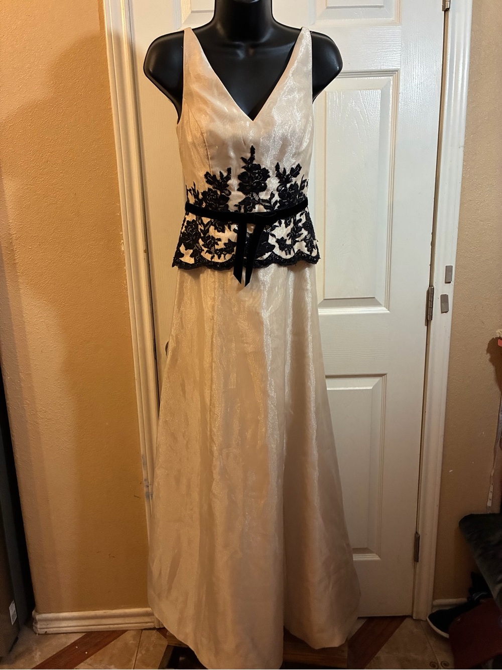 David’s bridal champagne formal cocktail dress